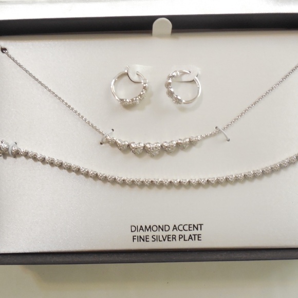 Silvercore Diamond Accent Heart Silver plated Necklace Set - Picture 3 of 5